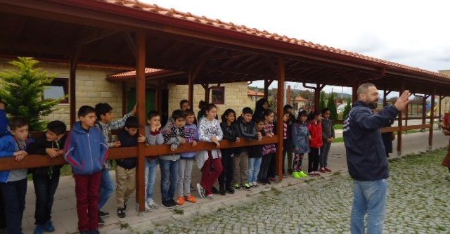 Çocuklara hayvan sevgisi aşılandı