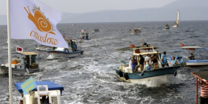 Seferihisar’da yine balık çiftliği sorunu