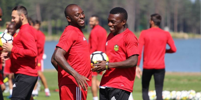 Evkur Yeni Malatyaspor’da 4 futbolcuyla yollar ayrılıyor