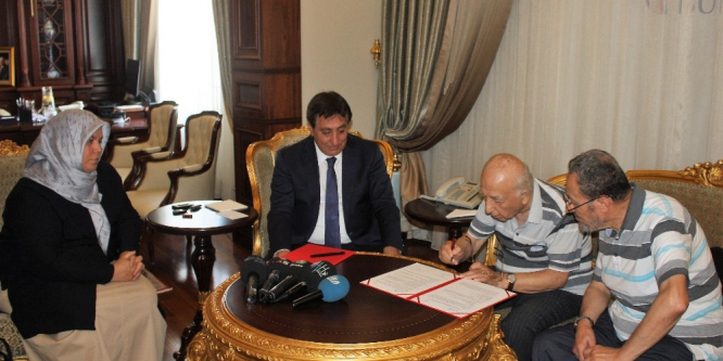 Bursalı hayırseverden sağlık merkezine bağış