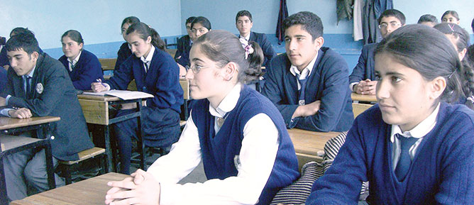 Karma eğitime son verilsin