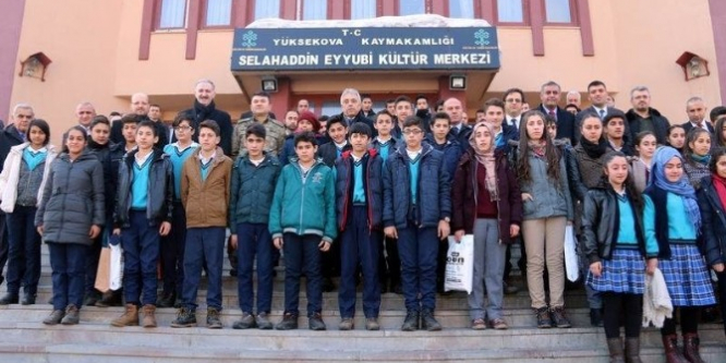 Öğrencilere kitap yardımı yapıldı