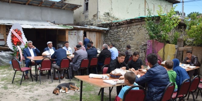 Kaymakam Erdem Şehit ailesini mutlu günlerinde yalnız bırakmadı