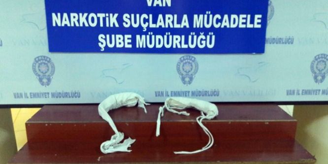 Bacak arasına uyuşturucu madde gizleyen şahıs yakalandı