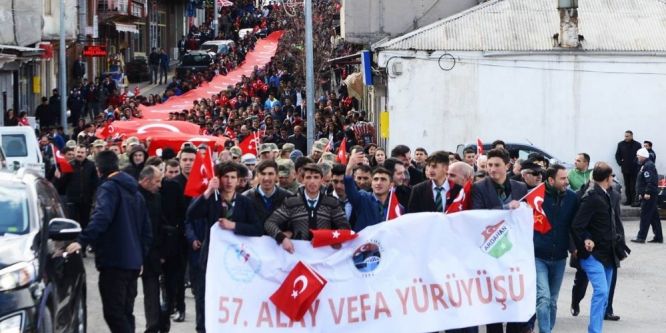 57. Alay Vefa Yürüyüşü’ne yüzlerce genç katıldı