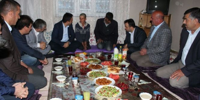 Kaymakam Dündar halkın sofrasında