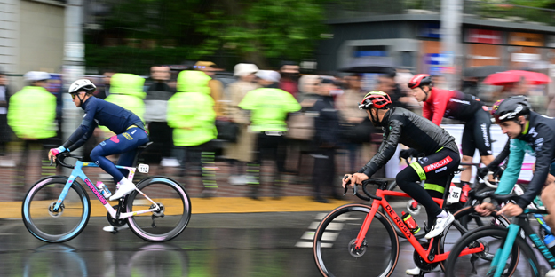 59. Cumhurbaşkanlığı Bisiklet Turu şöleni yağmura takıldı! Büyük final...