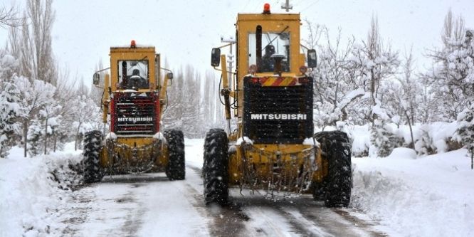 Niğde’de kapanan köy yolları açılıyor
