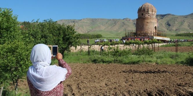 Tarihi Zeynel Bey Türbesi taşınıyor