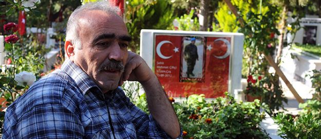 5 liraya bile hayat sigortası yapan banka şehidin kredi borcunu babasından istiyor