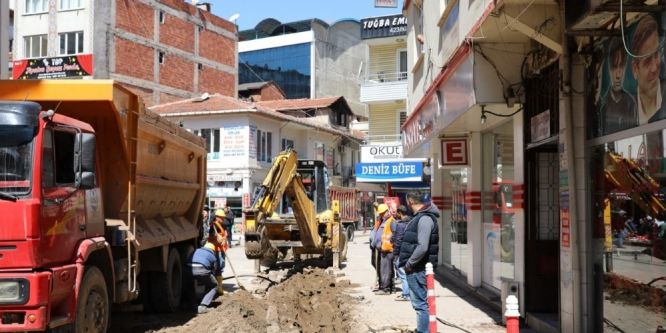 Fatsa’nın şebeke hatları hızla yenileniyor