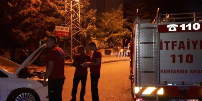 Minibüs ile otomobil çarpıştı