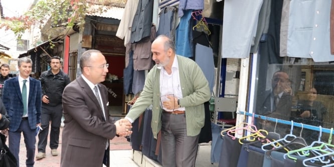 Vali Atik esnafla bir araya geldi