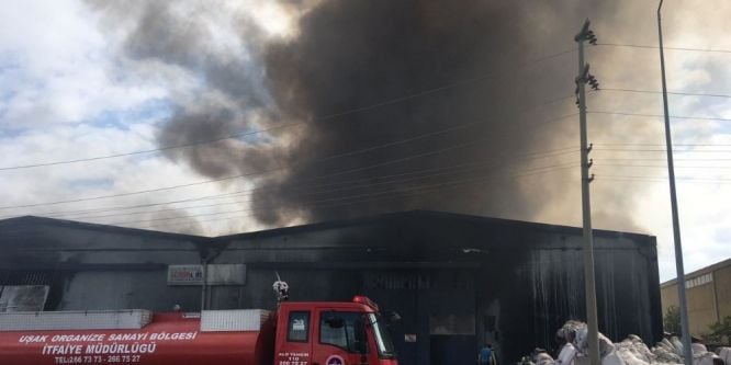 Uşak’ta fabrika yangını