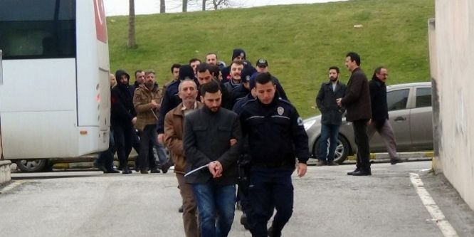 ByLock kullandığı tespit edilen 12 polis adliyeye sevk edildi