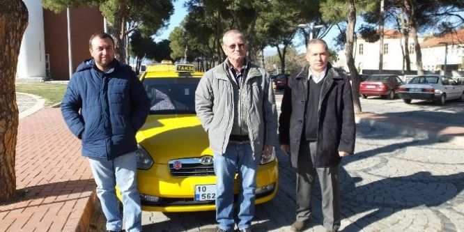 Burhaniyeli taksiciler yazı bekliyor