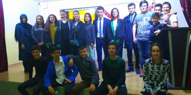 Öğrencilere avukatlık mesleği tanıtıldı