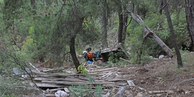Antalya’da traktör uçurumdan yuvarlandı: 3 yaralı
