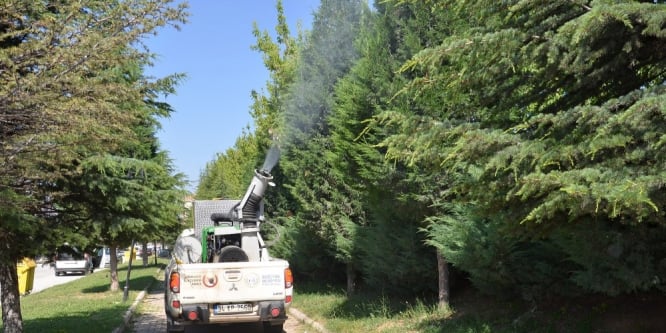 Bozüyük’te ilaçlama çalışmaları devam ediyor