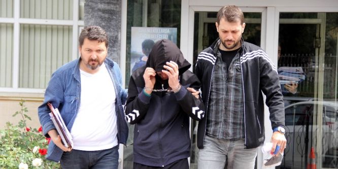 İş yerinde özel düzenekte uyuşturucu yetiştirirken yakalandı
