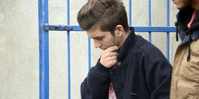 Alevler arasında uyanınca 5 metre yükseklikten aşağıya atladı