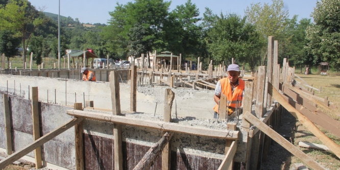 Yanan tesisin yerine yenisi yapılıyor