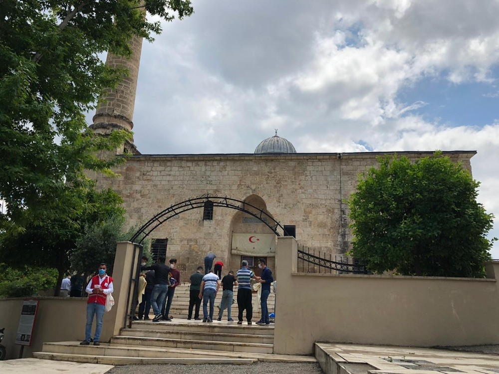 6 asırlık camide aylar sonra ilk cuma coşkusu 
