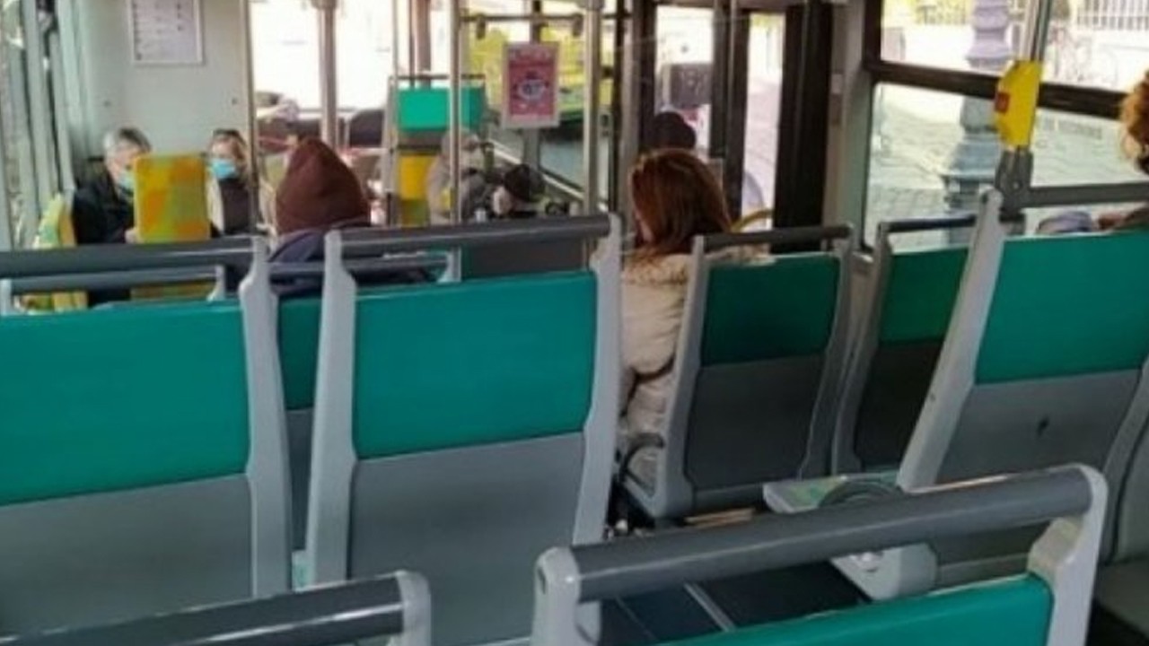 6 aylık bebeğini otobüste unuttu! Fransa'da akılalmaz olay şaşırttı, herkesi şaşkına çevirdi!