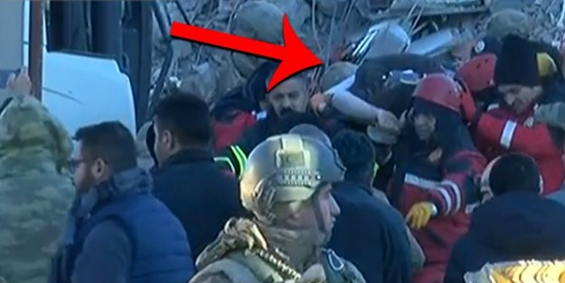 6 aylık hamile kadın enkaz altından canlı yayında çıkarıldı