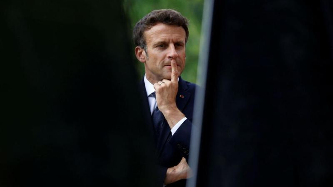 6 bin 800 kilometre uzakta ne işleri var? Sömürgeci Fransa’dan bir yasak daha!