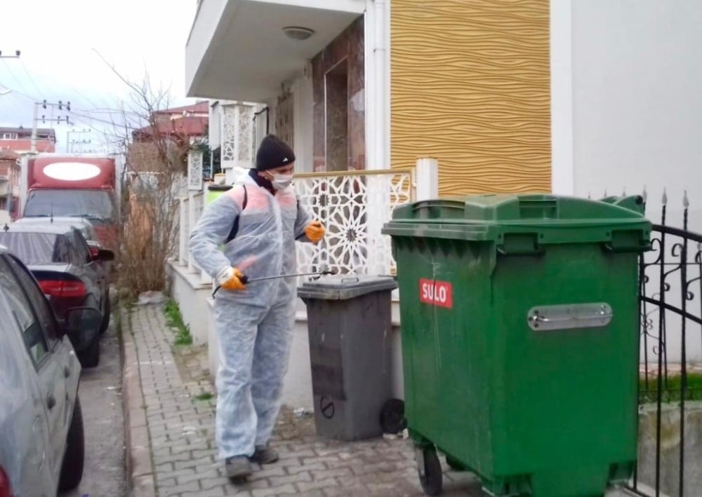 6 bin çöp konteynırı dezenfekte edildi 