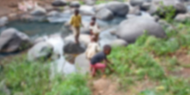 6 çocuğu, vücutlarının bazı parçaları için kestiler