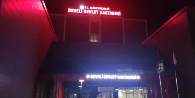 6 çocuğunun babasını kalbinden bıçaklayarak öldürdü