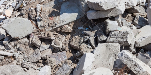 6 katlı bina yerle bir oldu!