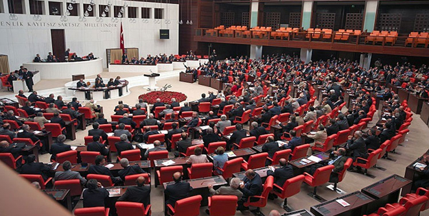 6 milletvekili yemin etmedi!