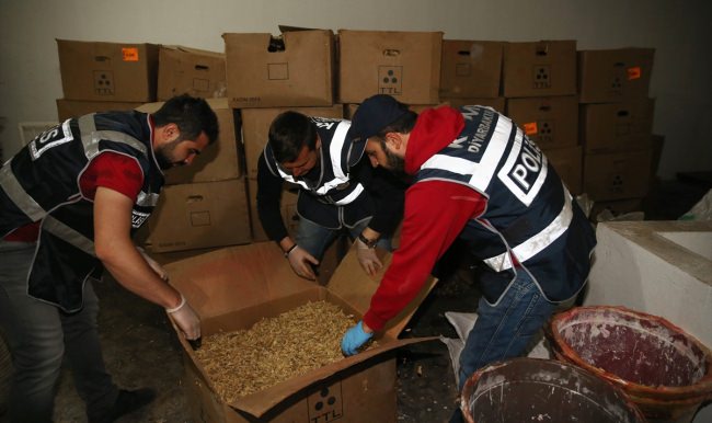 6 Ton kaçak tütün ele geçirildi