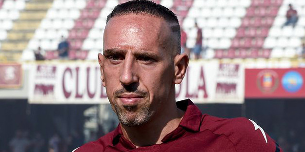 6 yaşında iken futbola başlayan Galatasaray’ın eski yıldızı Franck Ribery’den kötü haber!