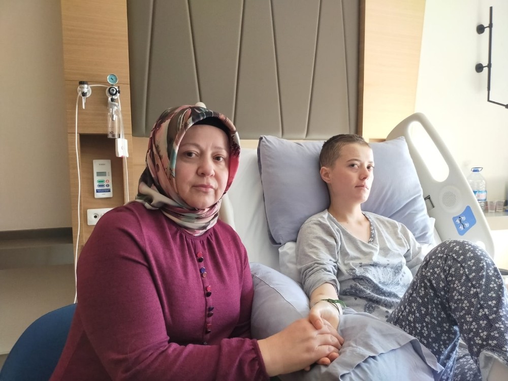 6 yılda dört ameliyat geçiren İrem yardım bekliyor 