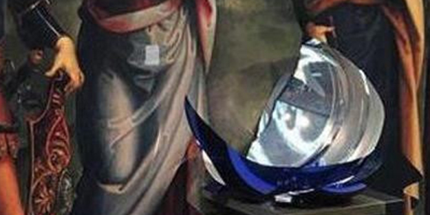 60 bin dolarlık sanat eserini kırdı!