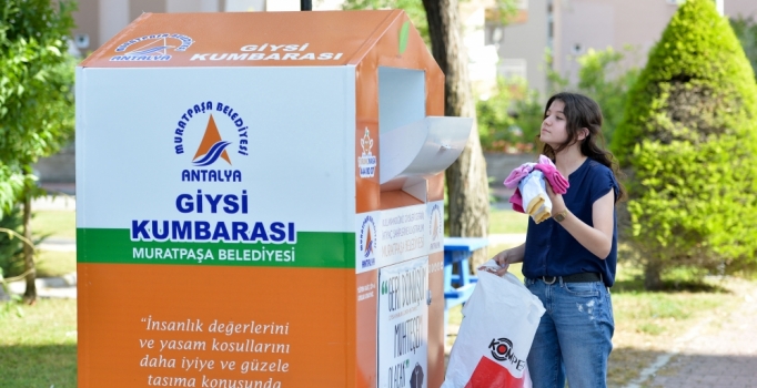 600 kumbarayla 25 ton giyim eşyası toplandı