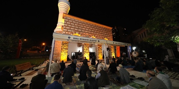 600 yıllık Kefensüzen Camii küllerinden doğdu