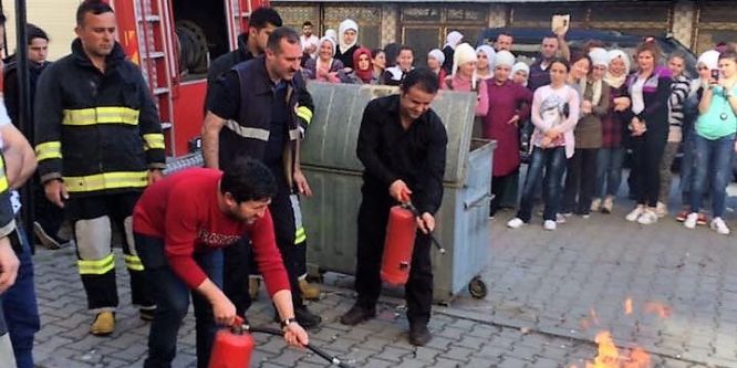 Tekstil fabrikasında yangın tatbikatı