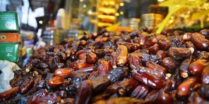 Malatya’da hurma tezgahlarda yerini aldı