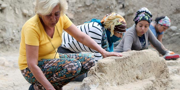 60'ından sonra üniversiteli oldu, şimdi stajyerlik yapıyor