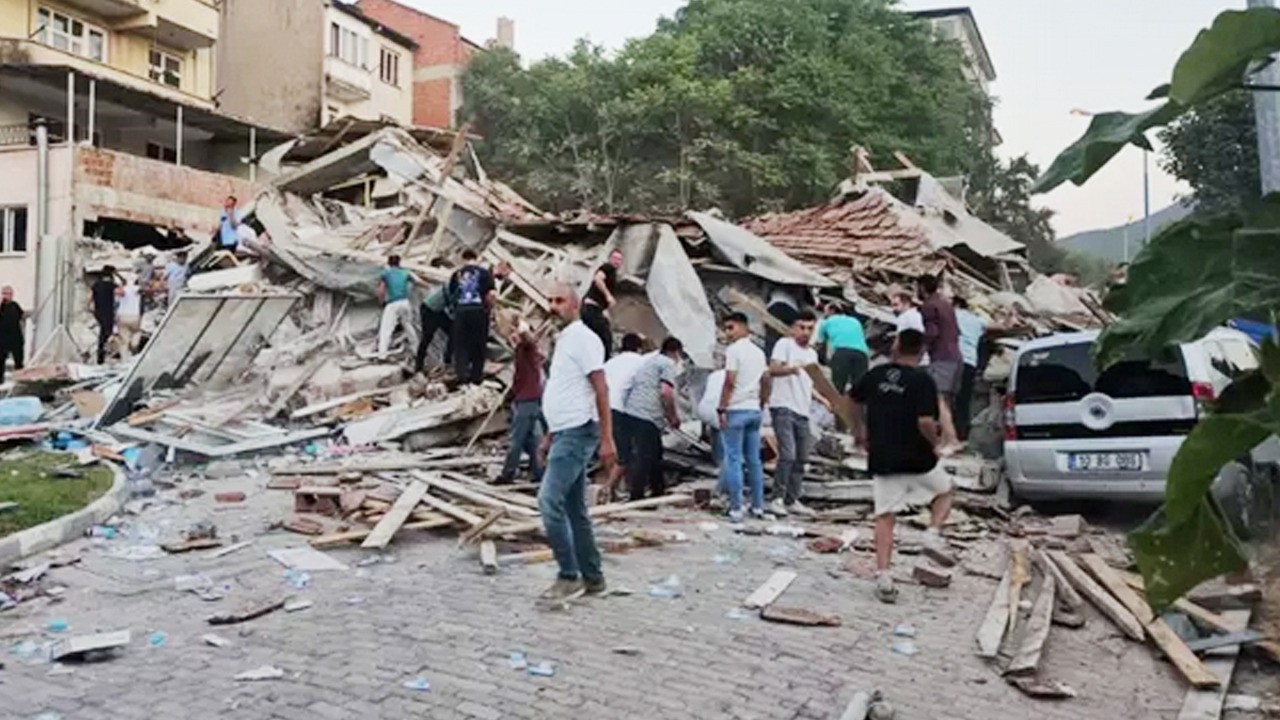 6.1 büyüklüğünde depremin vurduğu Balıkesir'den kötü haber geldi