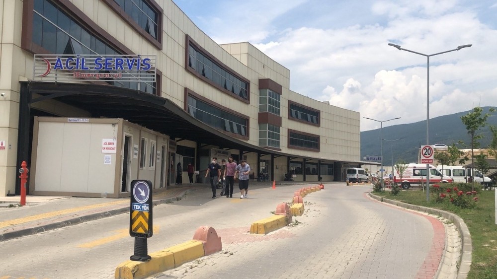 61 işçi yemekten zehirlendi 