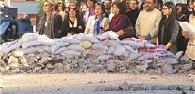611 Akademisyene suç duyurusu