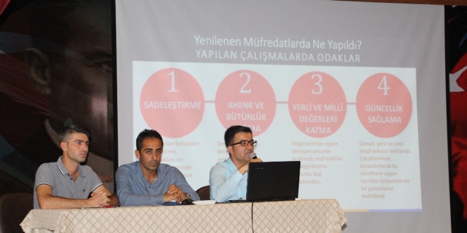 Silopi’de öğretmenlere yeni müfredat anlatıldı