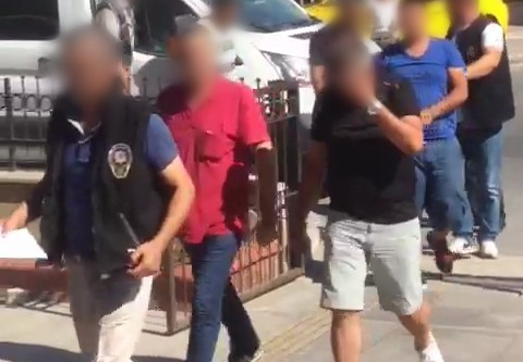 Kuşadası’nda fuhuş çetesine suçüstü