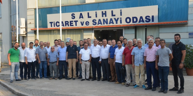 Salihli’de emlakçılar, müteahhitlerle buluştu